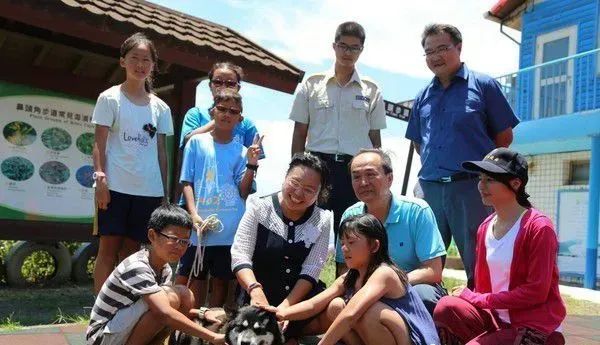 鼻头国小校犬遭撞死离世 师生泪：一路好走 | 狗